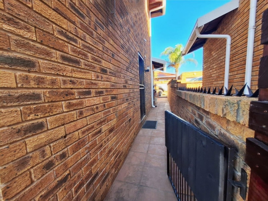 2 Bedroom Property for Sale in Pentagon Park Free State